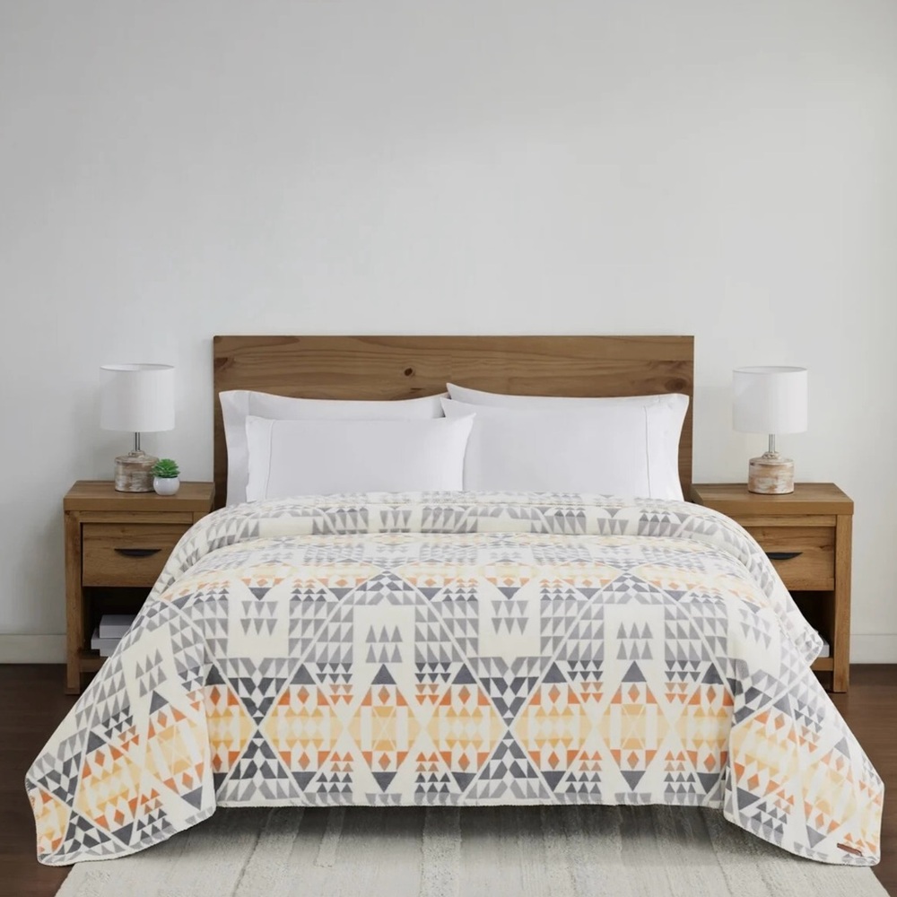 Pendleton plush blanket Arrow Point New, queen